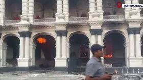 VIDEO Haos și violențe extreme în Nepal. Proteste împotriva corupției escaladează în Katmandu